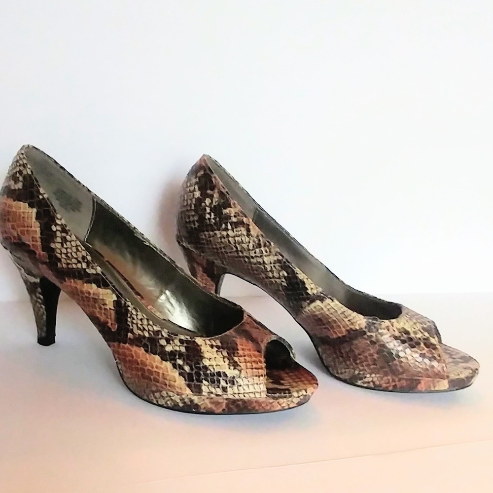 Bandolino Open Toe Heals